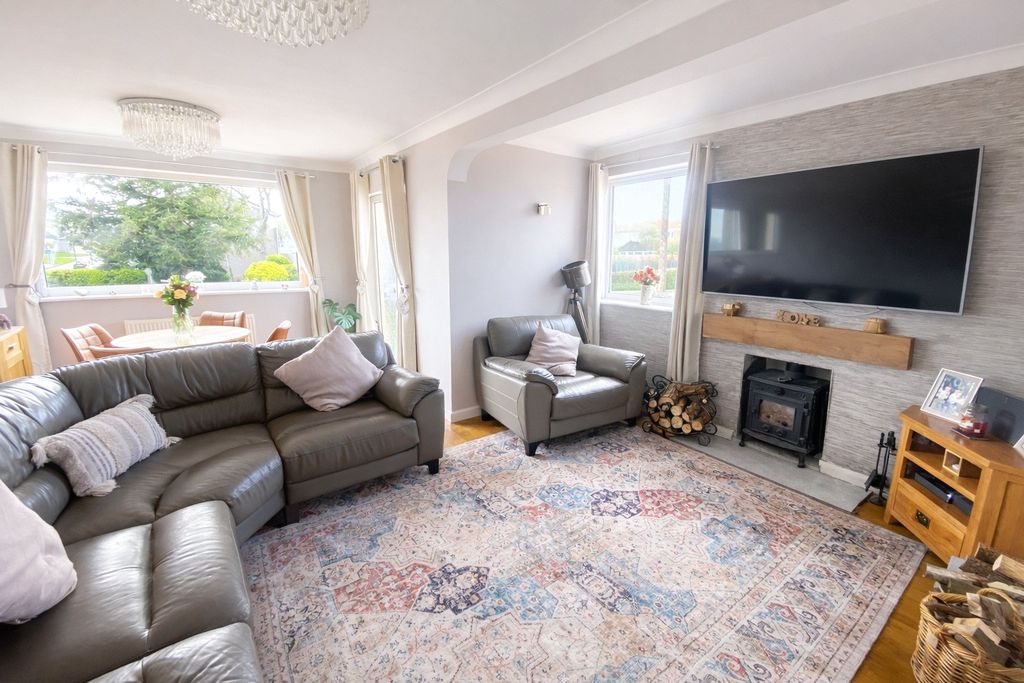Property photo 2 of 17 2 - Picture No. 15
