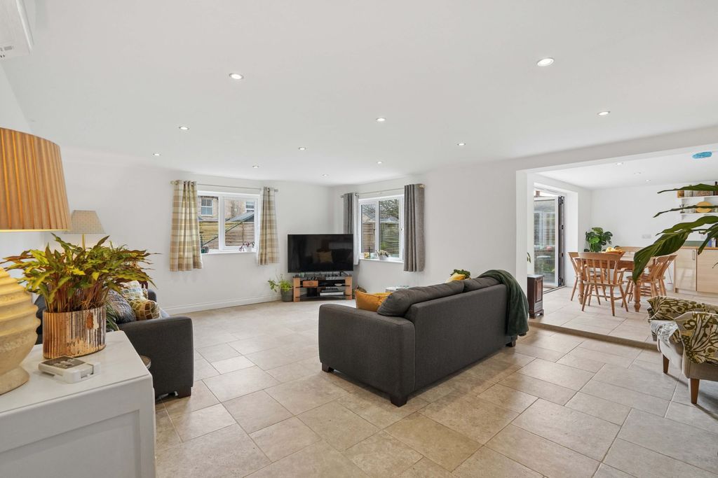 Property photo 2 of 15 Reception