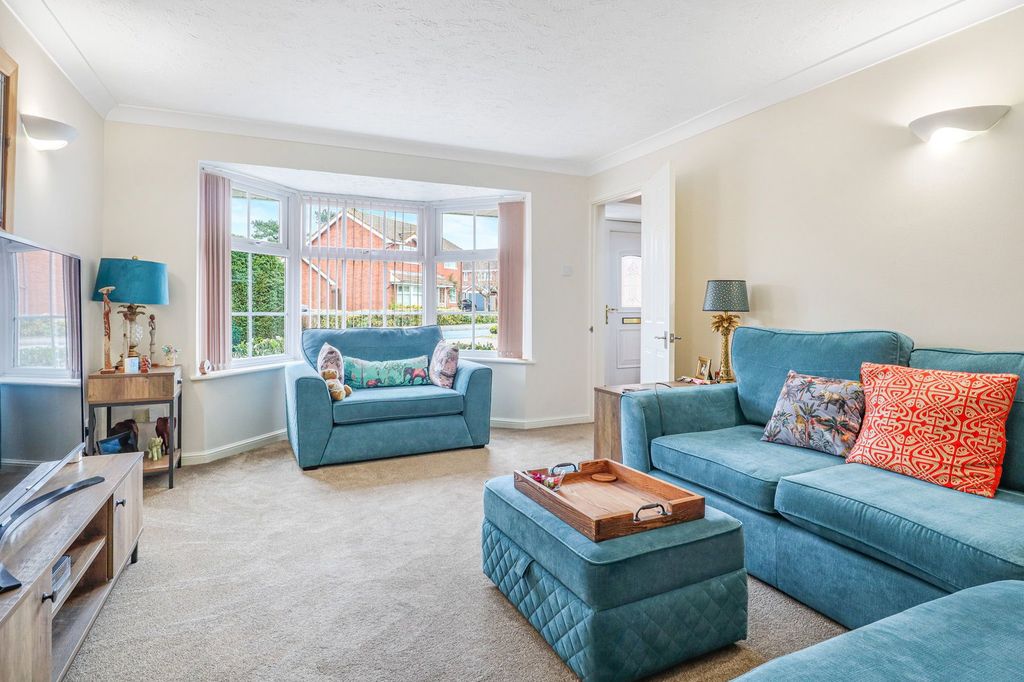 Property photo 2 of 27