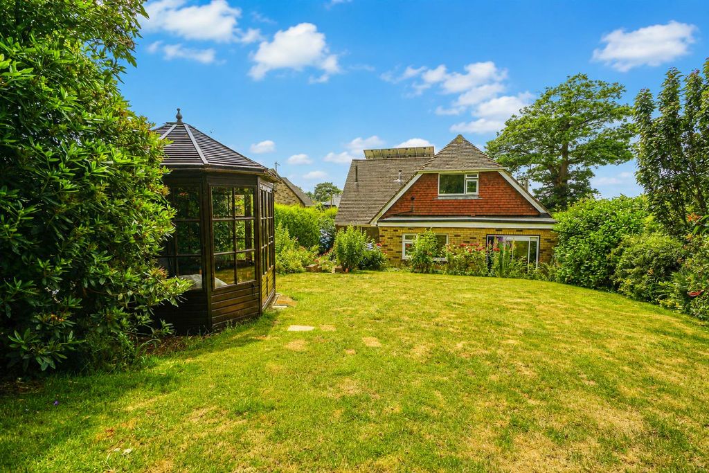 Property photo 2 of 32 d7c237A7-Dccf-4E23-B8F9-B5845c1B1752.Png