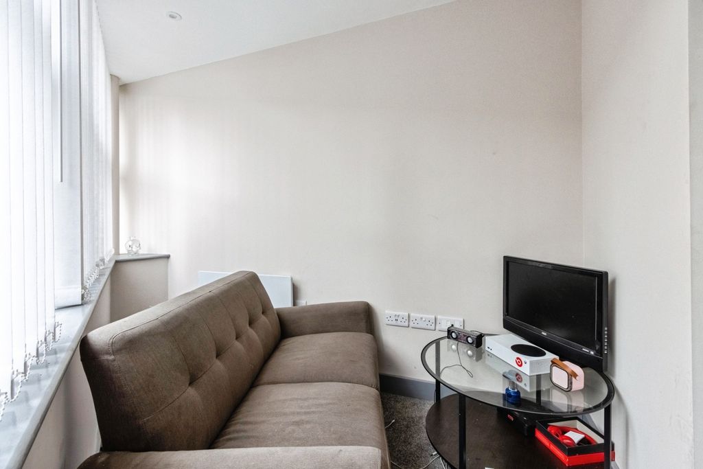 Property photo 2 of 11 Pbox-Img.Jpg