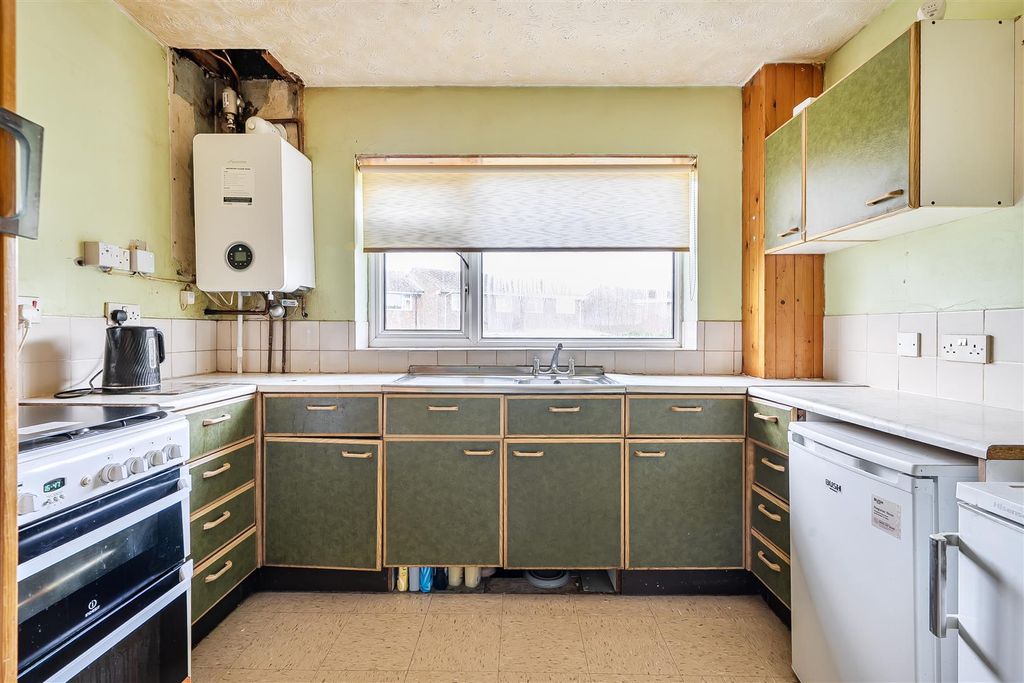 Property photo 3 of 21 1456579-14-6A049Ed138Dac.Jpg