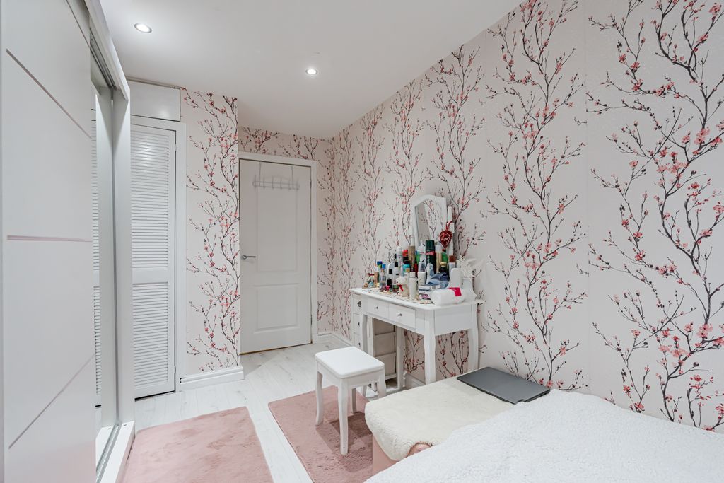 Additional image 11 of 2 bed flat for sale7 Burghlee Terrace, Loanhead EH20