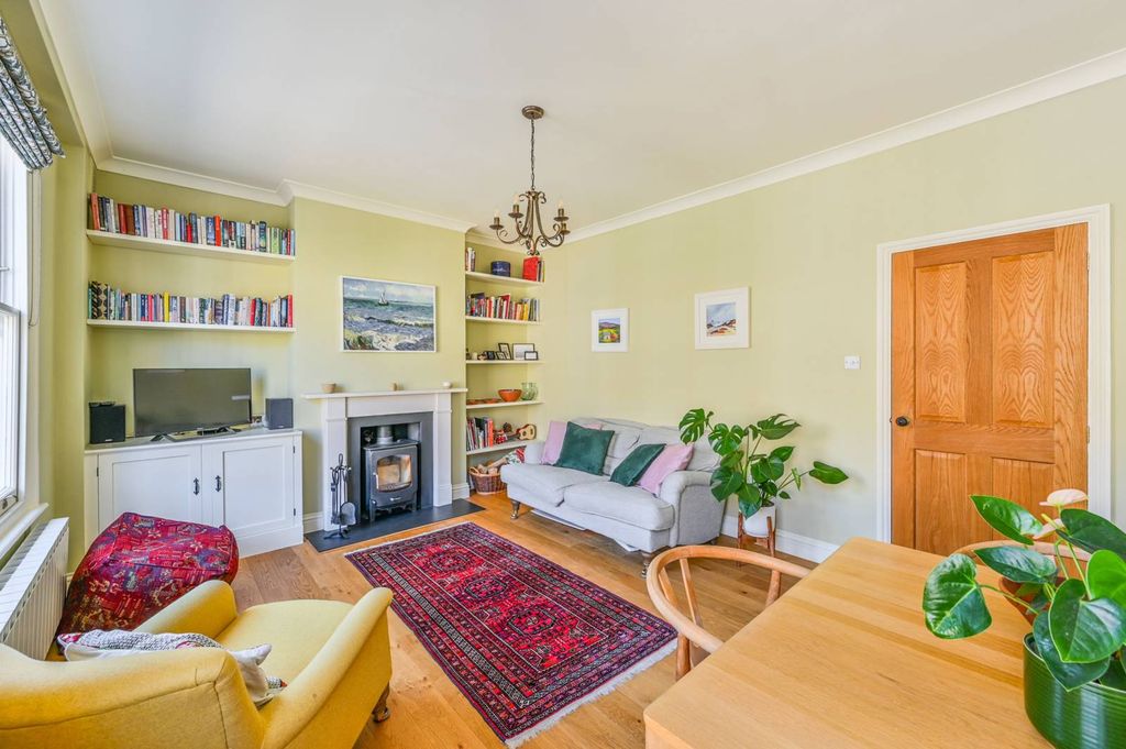 Property photo 1 of 17