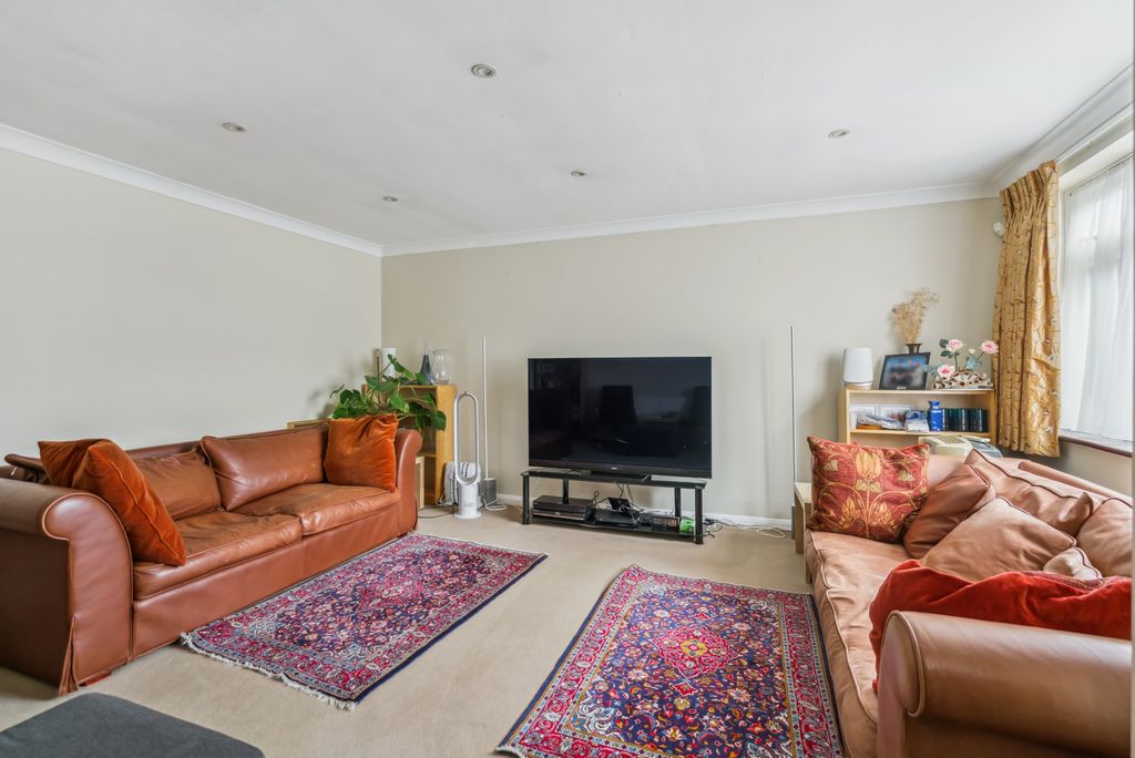 Property photo 3 of 14