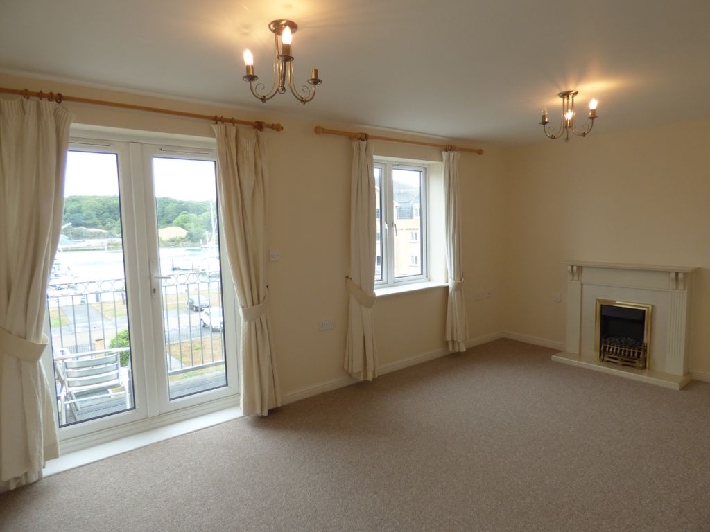 Property photo 2 of 8 Lounge