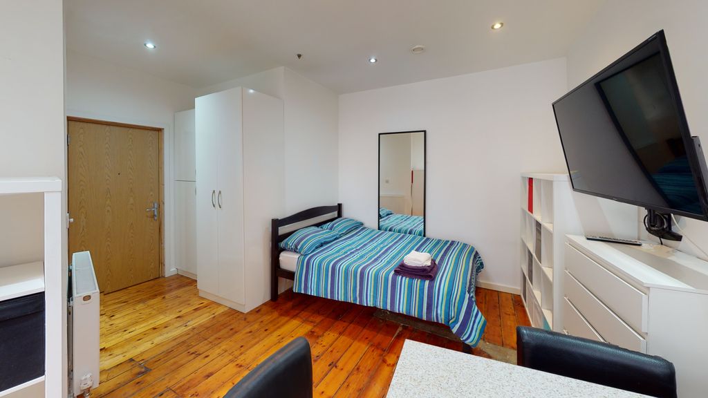 Property photo 1 of 4 Studio Room