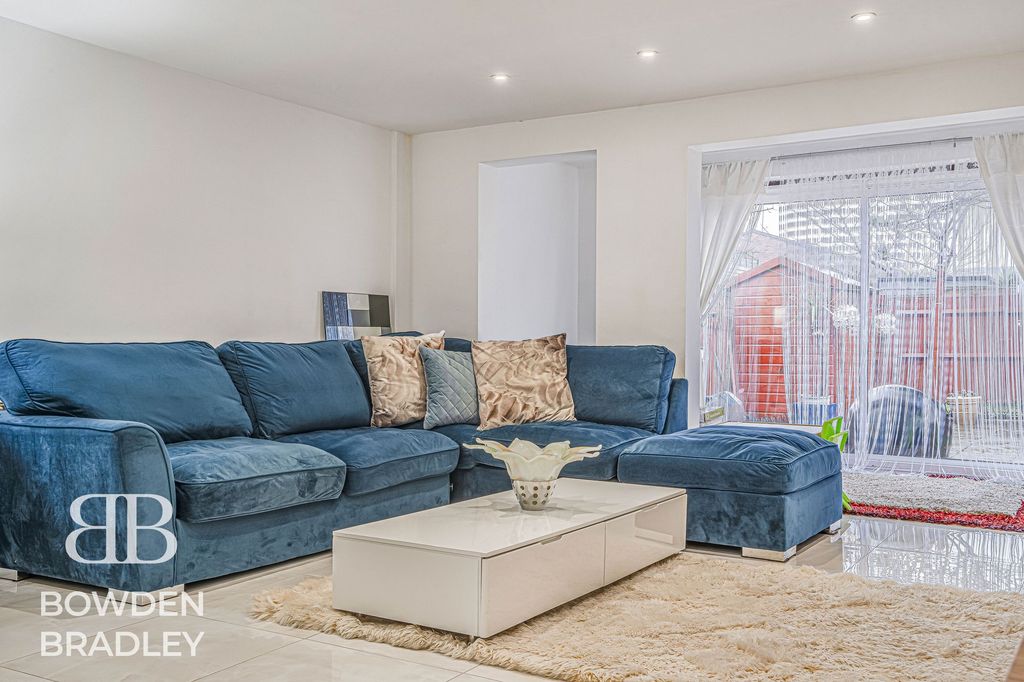 Property photo 3 of 23