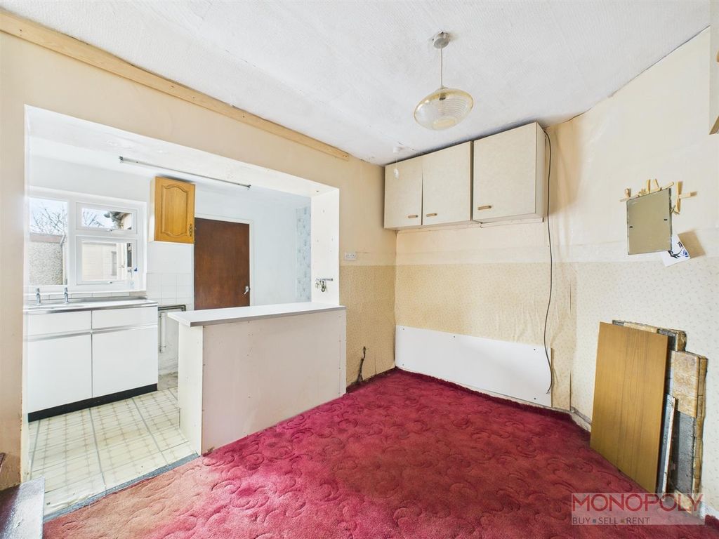 Property photo 3 of 10 Dining Room