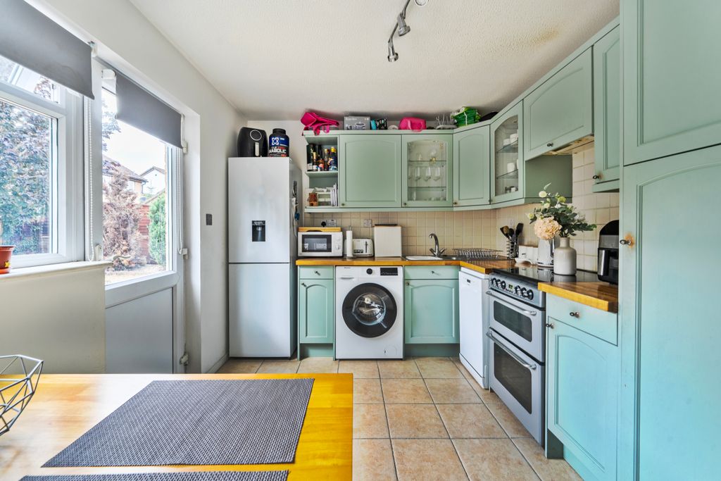 Property photo 3 of 12 15119638