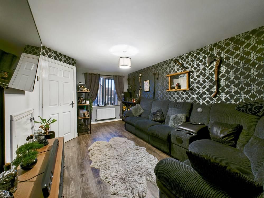 Property photo 3 of 17 Living Room