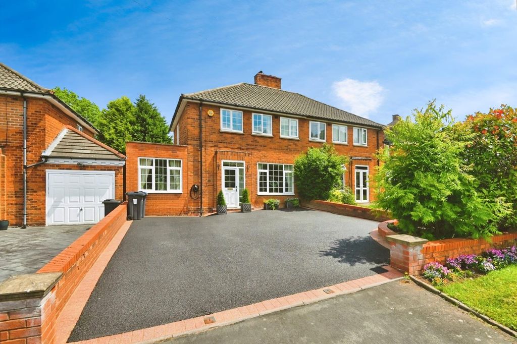 Property photo 1 of 33 32Fowler25.Jpg