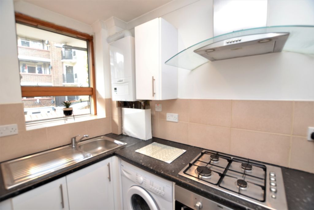 Property photo 2 of 6 Kitchen
