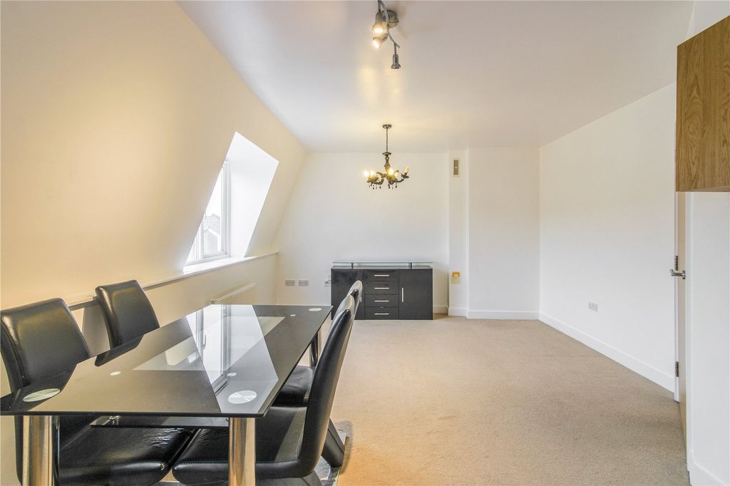 Property photo 3 of 11 Picture No. 12