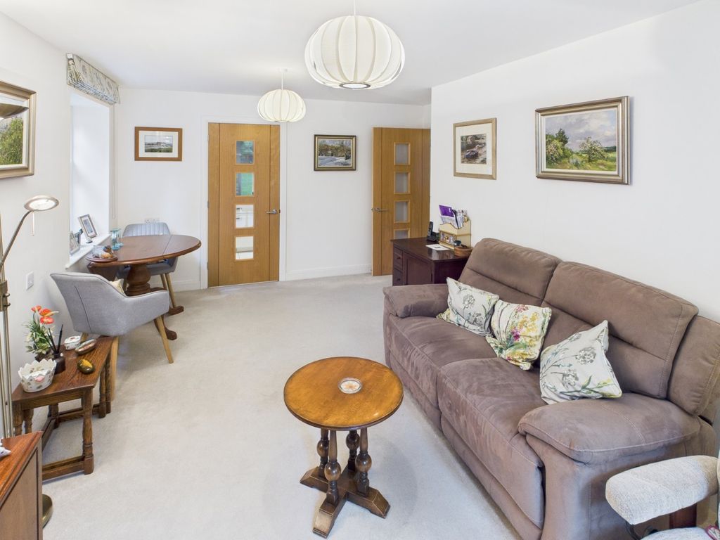 Property photo 2 of 14 Living Room