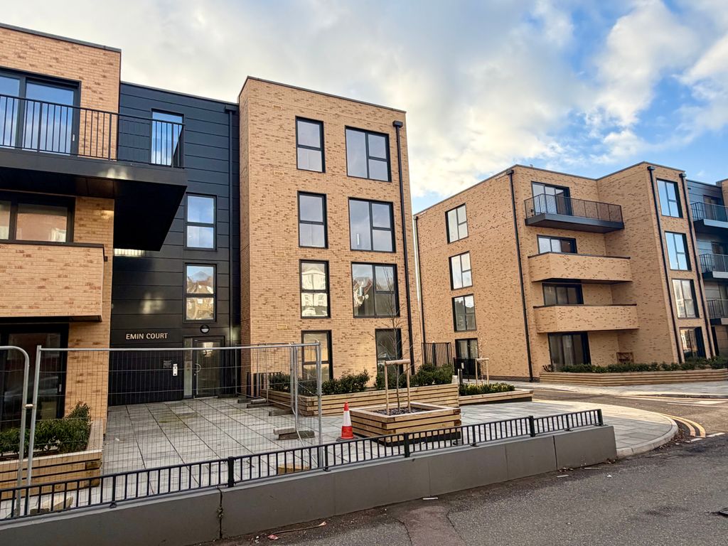 Property photo 1 of 9