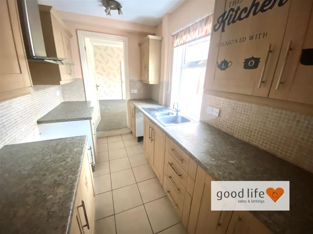 Property photo 3 of 14 20251127_144908746_Ios169Stleonard.Jpg