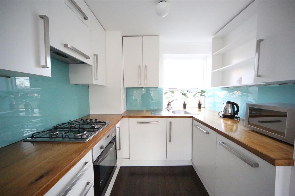 Property photo 2 of 6 Kit.Jpg