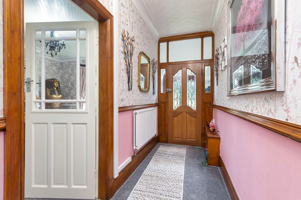 Property photo 2 of 26