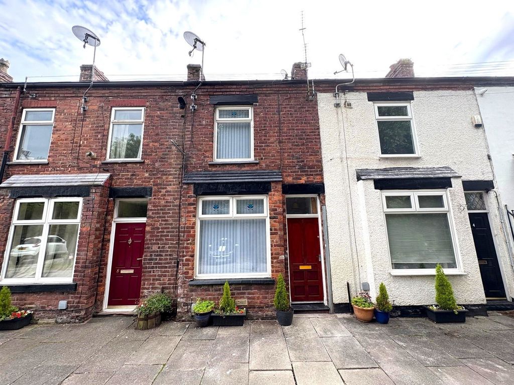 Property photo 1 of 8 Chapel Street