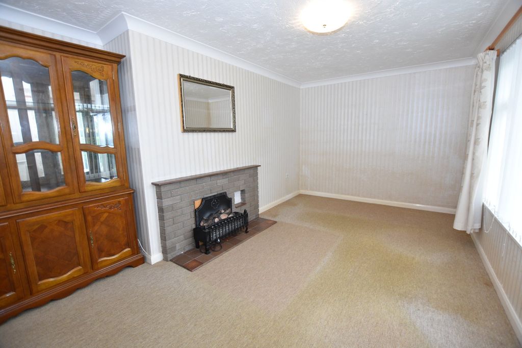 Property photo 2 of 14 Lounge