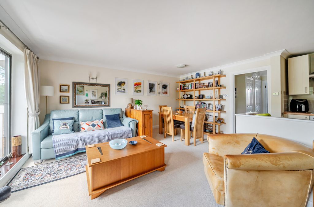 Property photo 3 of 12 1456273-12-6A0499...