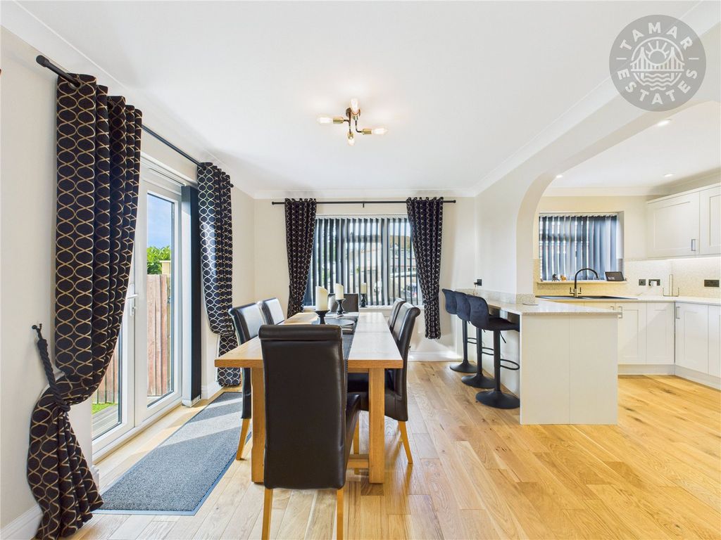 Property photo 2 of 23 Kitchen/Dining Room