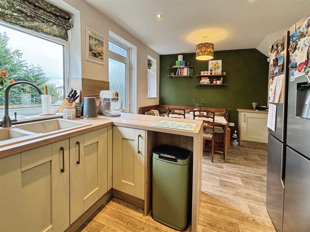 Property photo 3 of 16 Kitchen/Diner