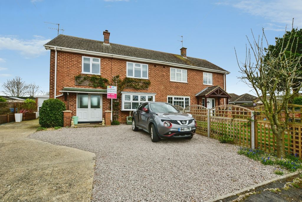 Property photo 1 of 32