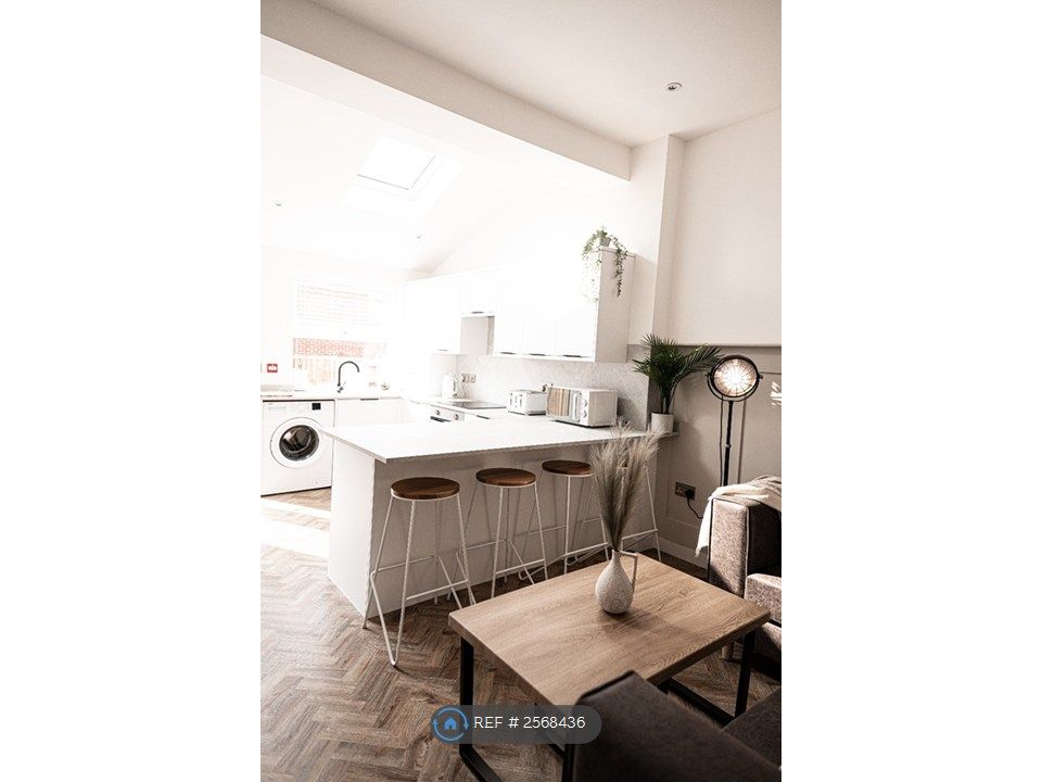 Property photo 1 of 7 Kitchen Area