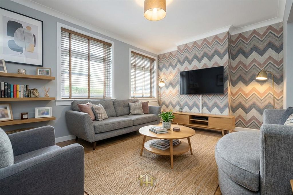 Property photo 2 of 30 5Findowrie-Staged-0006.Jpg