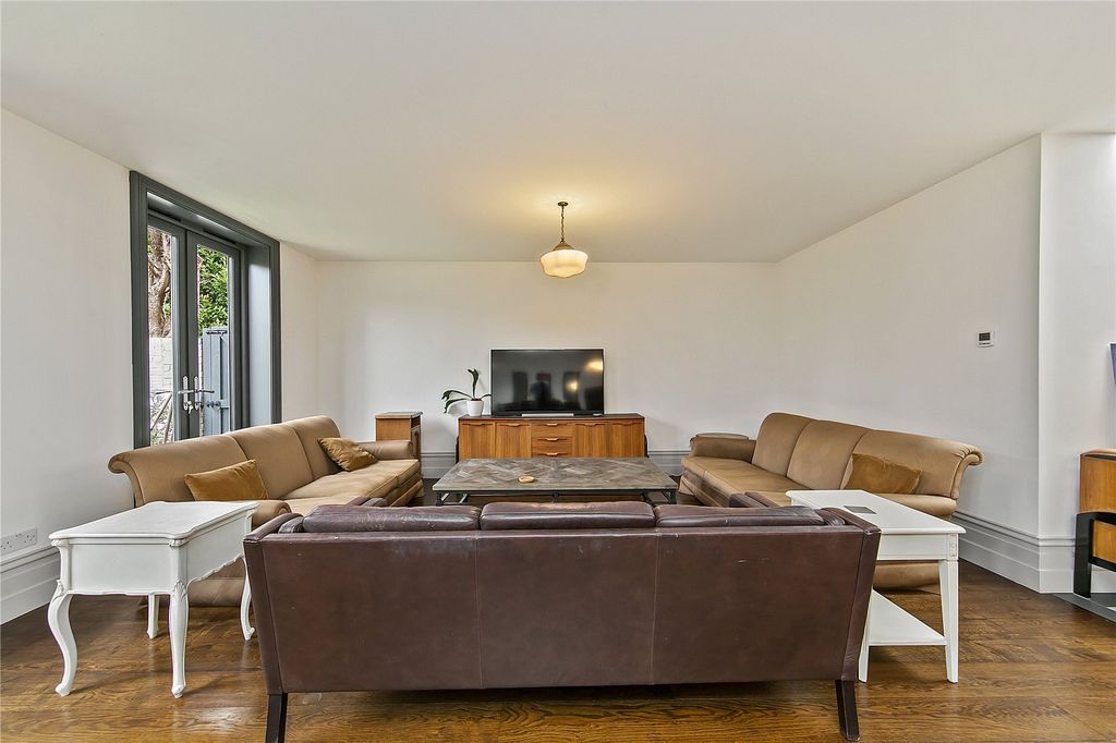 Additional image 17 of 6 bed semi-detached house for saleUxbridge Road, Hampton TW12