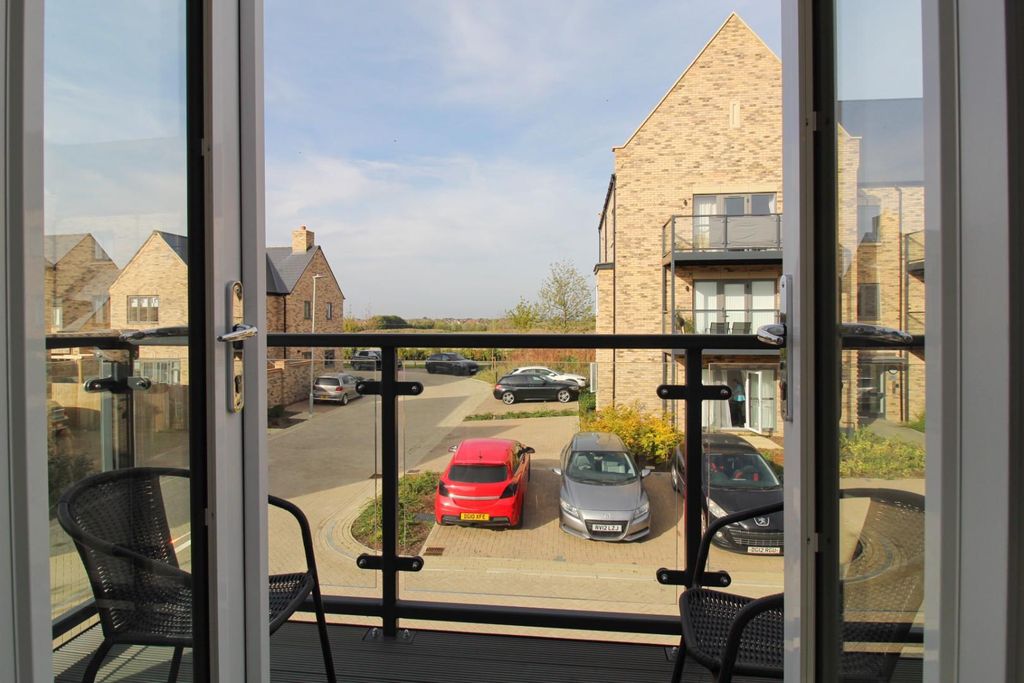 Property photo 2 of 14 Balcony Eh.Jpg