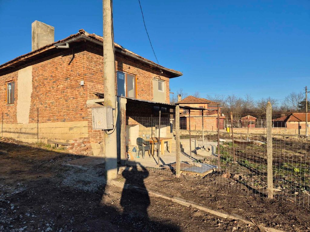 Property photo 1 of 5