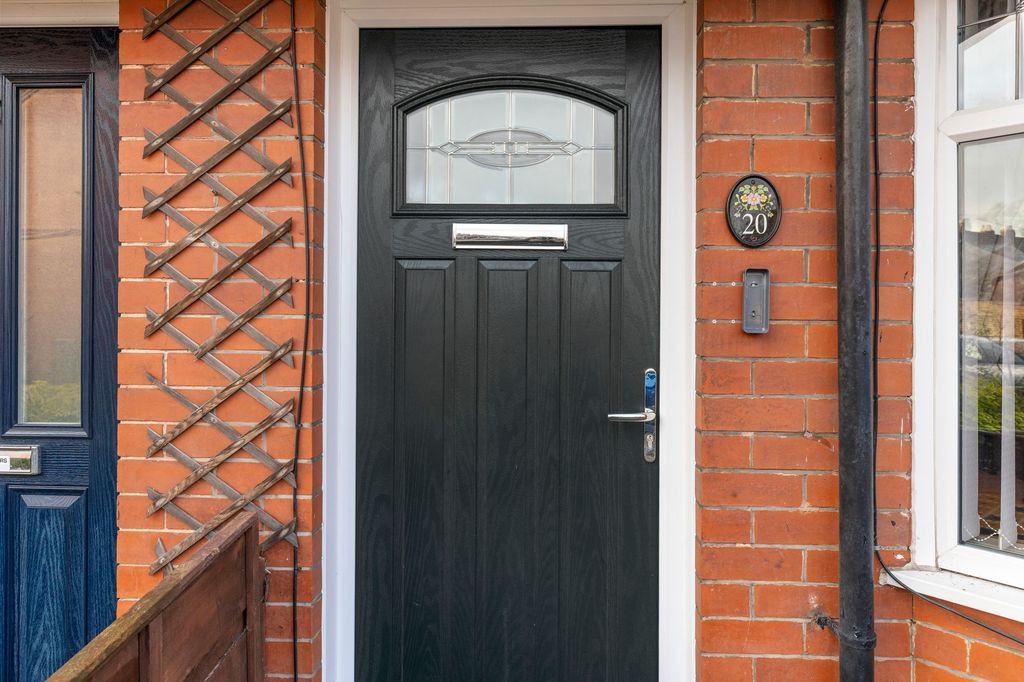 Property photo 2 of 21