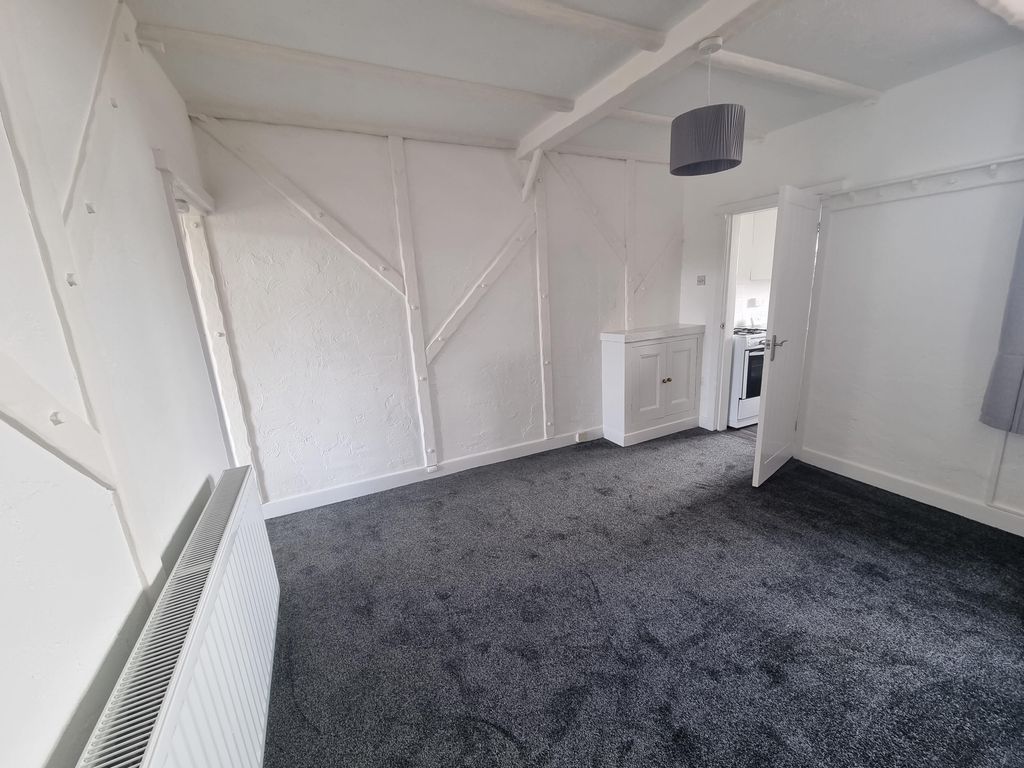 Property photo 3 of 9 Living Room