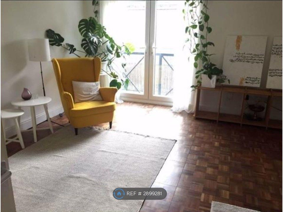 Property photo 3 of 10 Living/Dining Room