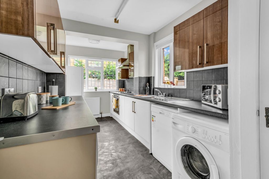 Property photo 3 of 12 Property Photo