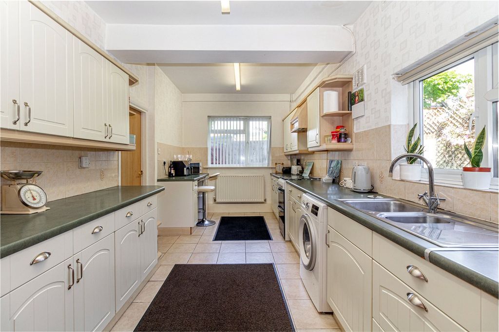 Property photo 3 of 18 Picture No. 16