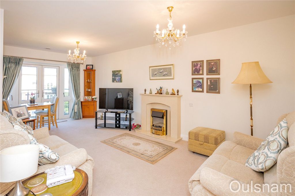 Property photo 2 of 17 Picture No. 11