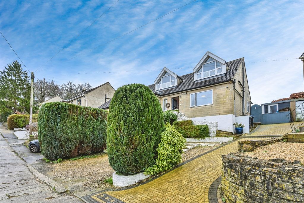 Property photo 2 of 21