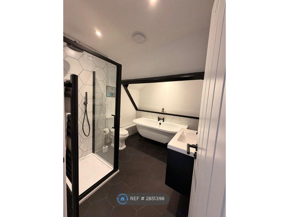 Property photo 3 of 34