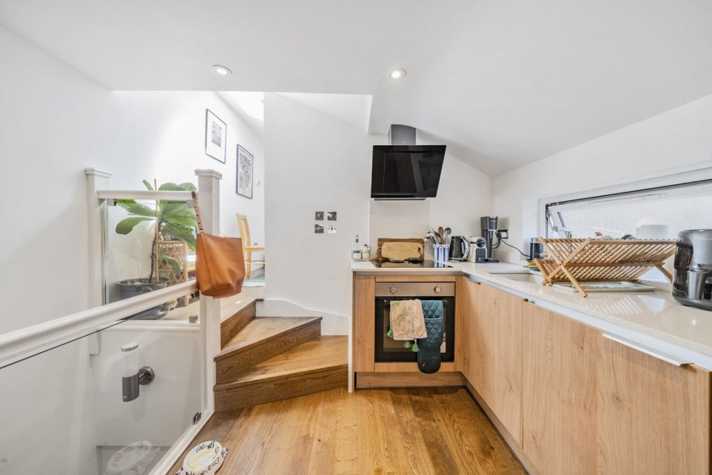 Property photo 2 of 8 1160144 (5)