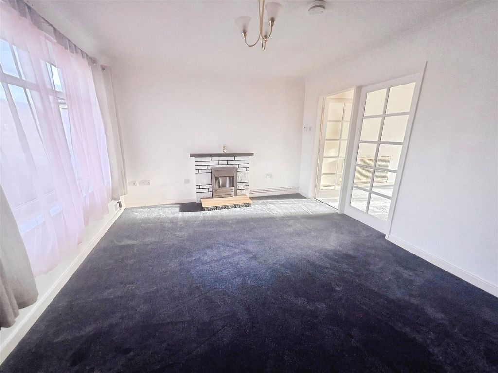 Property photo 2 of 14 Living Room