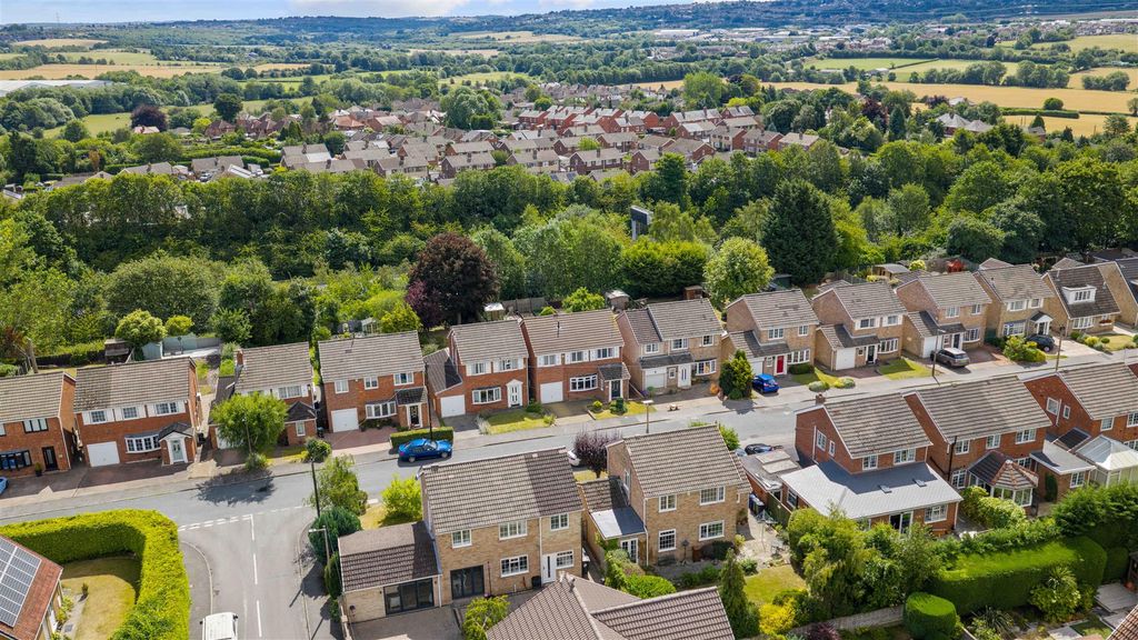 Property photo 2 of 27 38Romanrd-50.Jpg