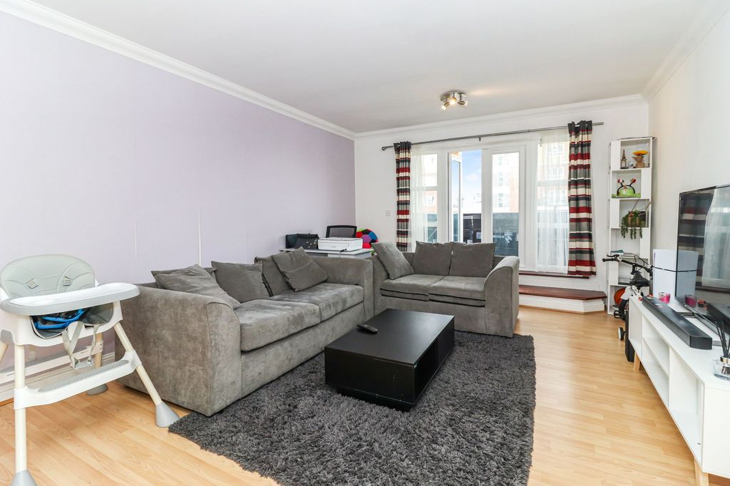 Property photo 3 of 10