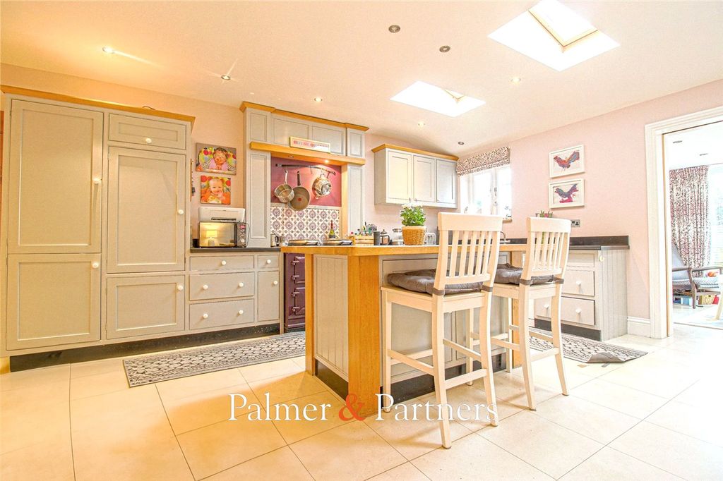 Property photo 2 of 18 Picture No. 21