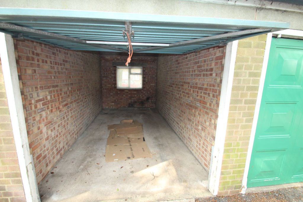 Property photo 1 of 3