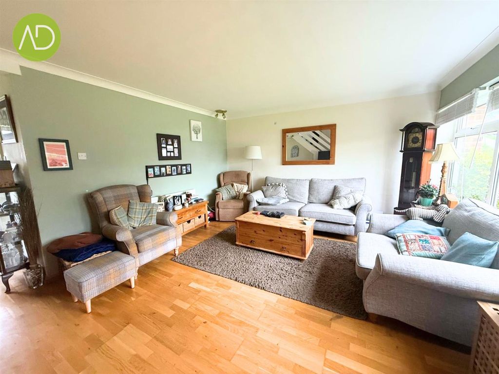 Property photo 3 of 12 22.Jpg