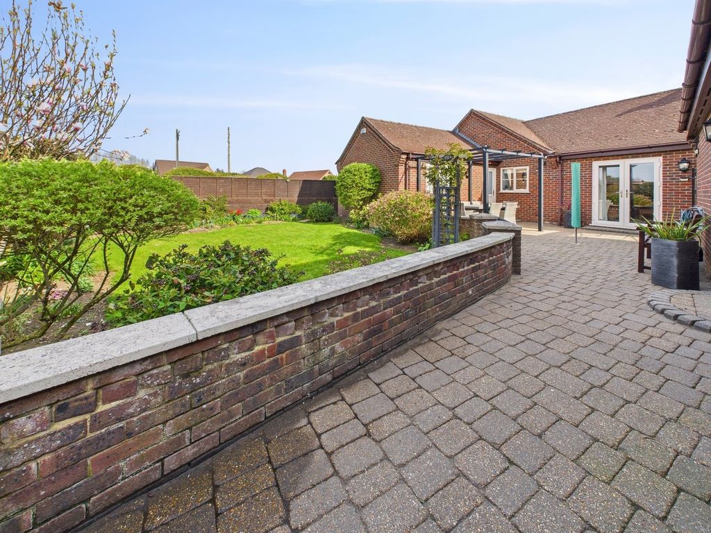 Property photo 2 of 33